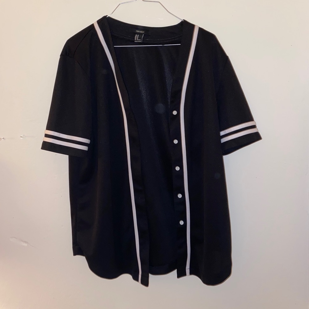 black baseball tee